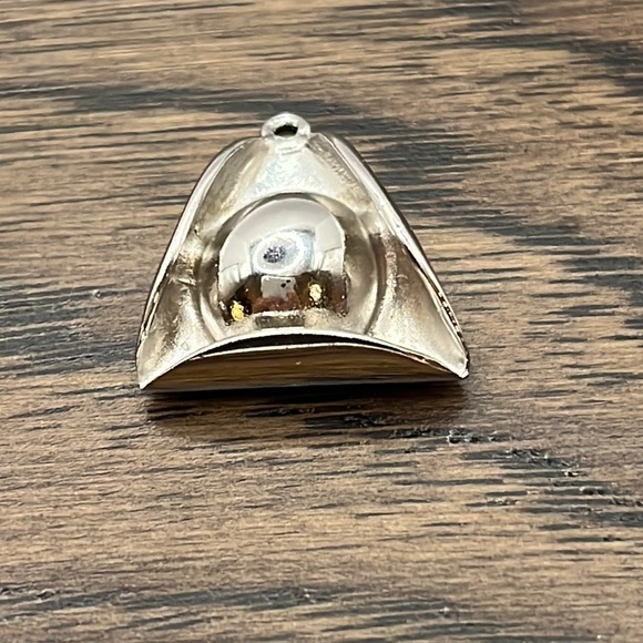 925 Sterling Silver Vintage Tricorn Hat Design Charm Pendant - Picture 1 of 6
